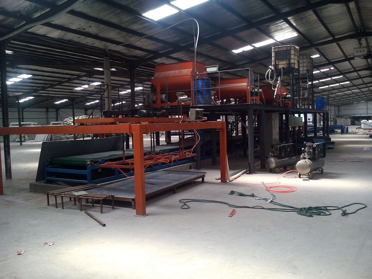 厦门自动化硫氧镁板生产线投产案例